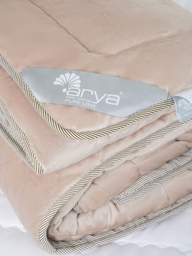 Одеяло всесезонное Arya Home "Sophie", 195x215, микрофибра, силиконизированное волокно, стеганое (8680943018571)