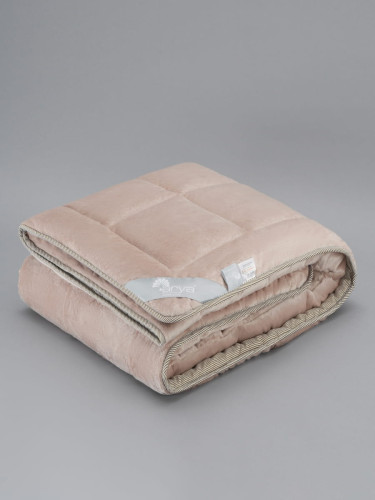 Одеяло всесезонное Arya Home "Sophie", 195x215, микрофибра, силиконизированное волокно, стеганое (8680943018571)