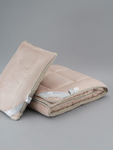 Одеяло всесезонное Arya Home "Sophie", 195x215, микрофибра, силиконизированное волокно, стеганое (8680943018571)